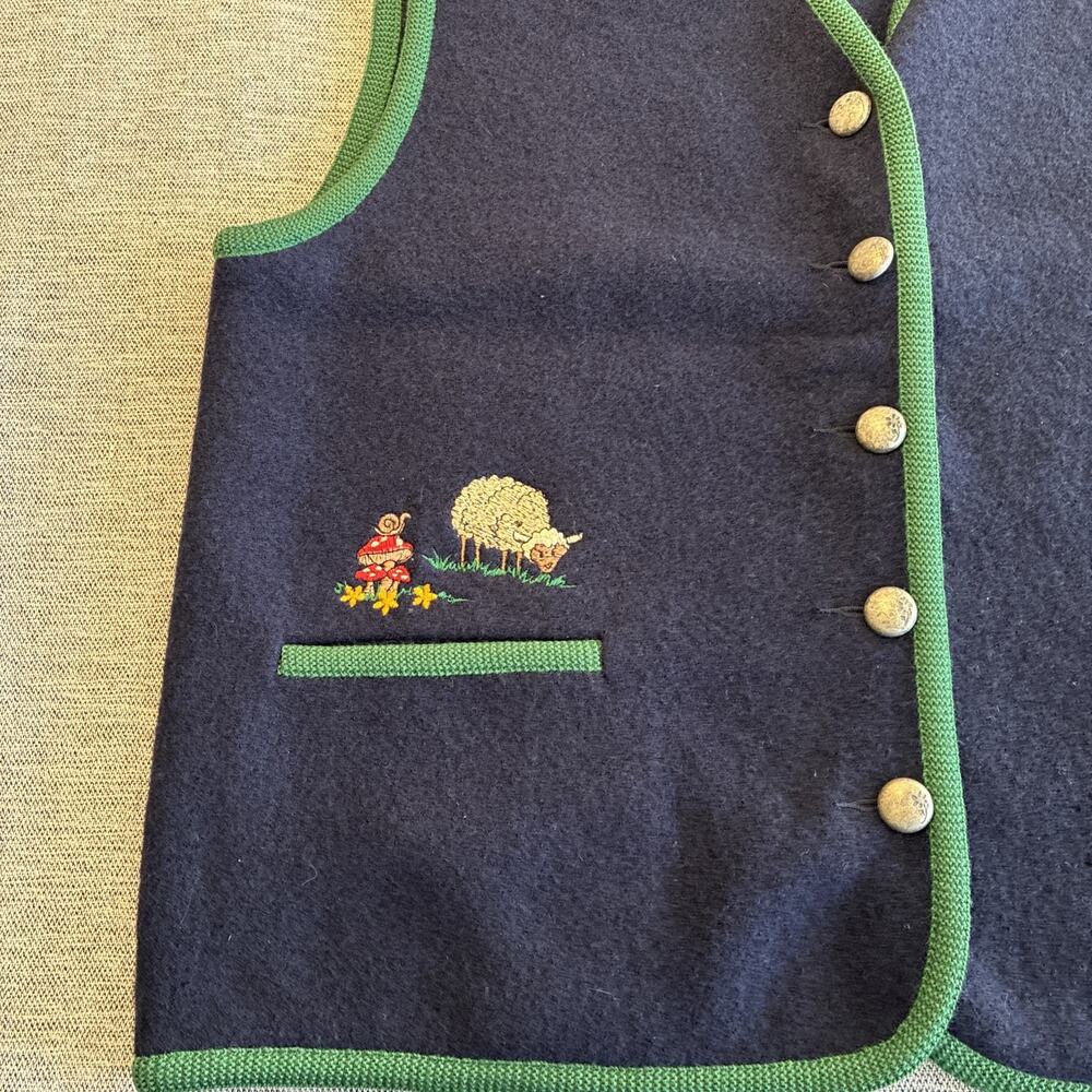 VTG Geiger Women's Sz48 Pure New Wool Sweater Vest Farmers Mushrooms Embroidered - Picture 2 of 16